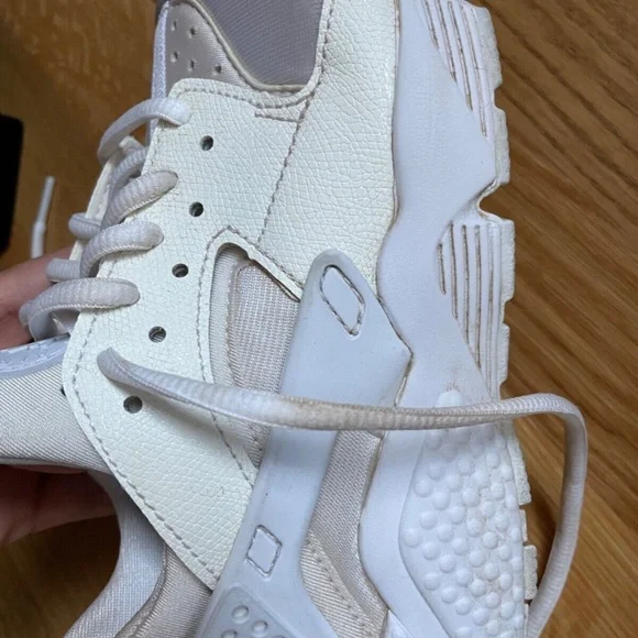 Size 7.5 Women Nike Air Huarache Run Shoe White Sail Fossil Stone - Picture 9 of 13